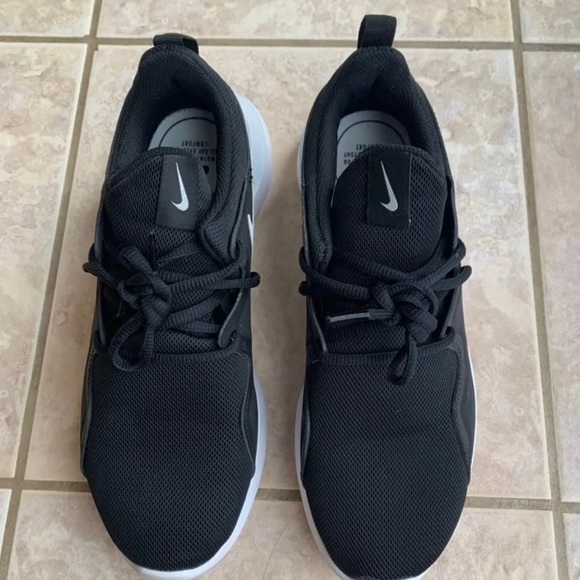 Nike Women’s Tessen Running Shoe - Picture 4 of 8